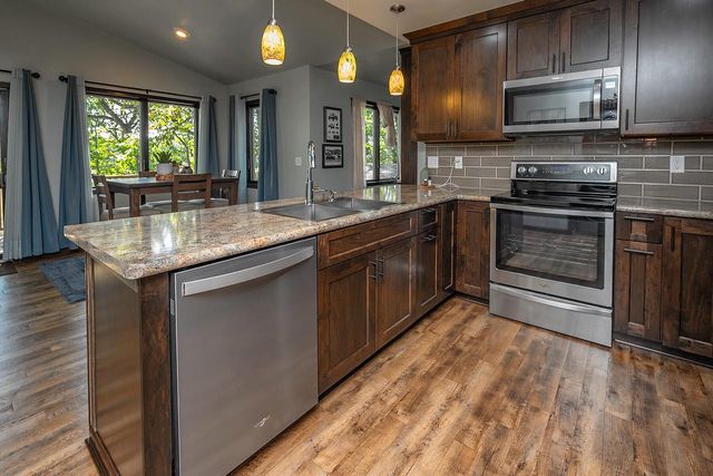 W5594 Briarwood ROAD, Elkhorn, WI 53121