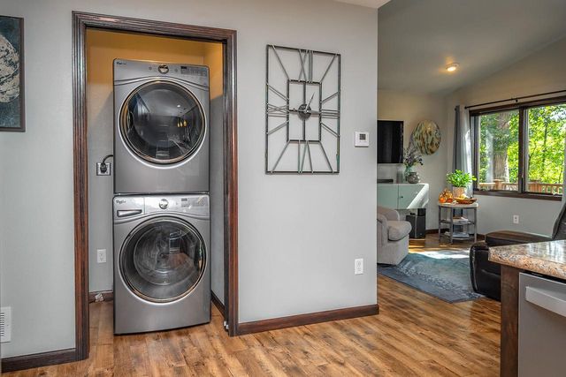 W5594 Briarwood ROAD, Elkhorn, WI 53121