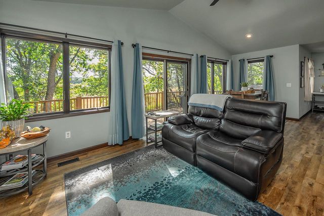 W5594 Briarwood ROAD, Elkhorn, WI 53121