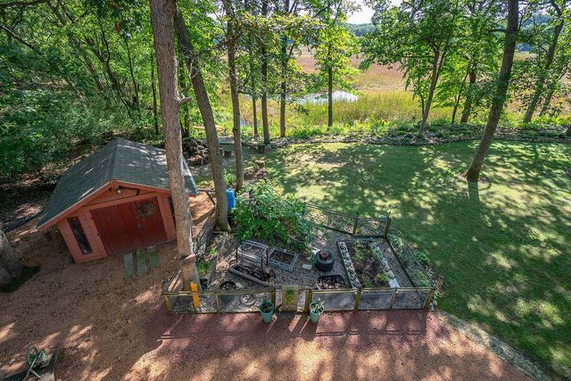 W5594 Briarwood ROAD, Elkhorn, WI 53121