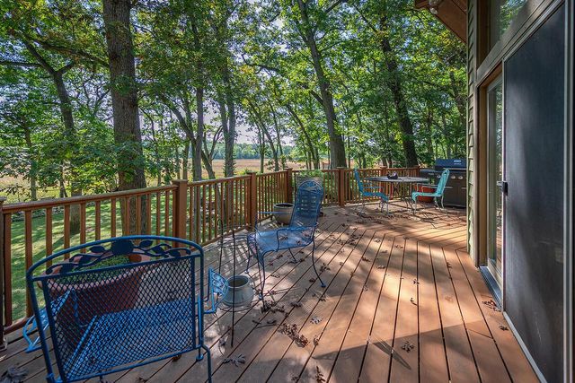 W5594 Briarwood ROAD, Elkhorn, WI 53121