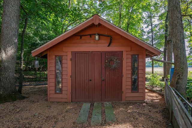 W5594 Briarwood ROAD, Elkhorn, WI 53121