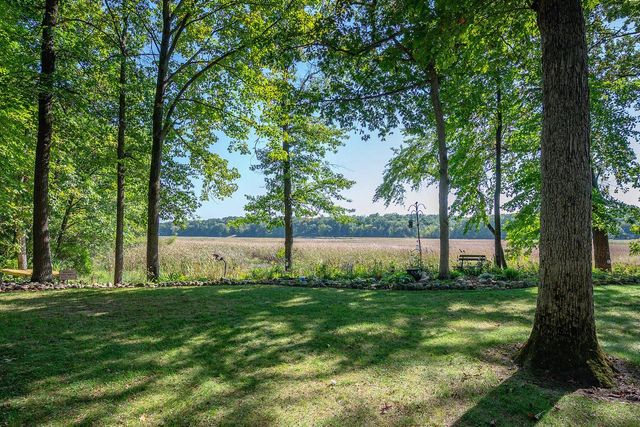 W5594 Briarwood ROAD, Elkhorn, WI 53121