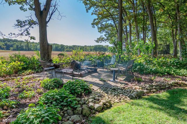 W5594 Briarwood ROAD, Elkhorn, WI 53121