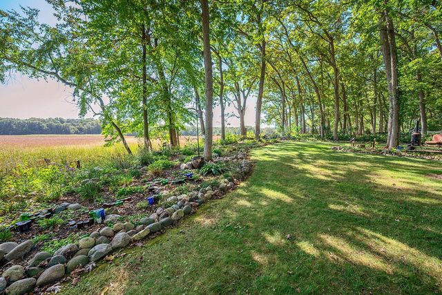 W5594 Briarwood ROAD, Elkhorn, WI 53121