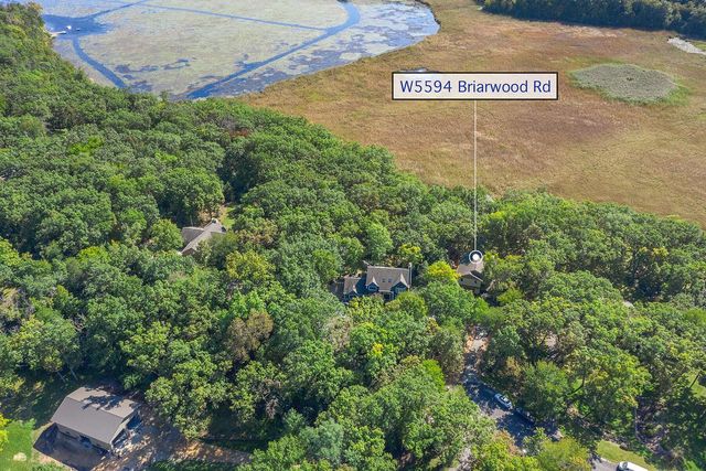 W5594 Briarwood ROAD, Elkhorn, WI 53121