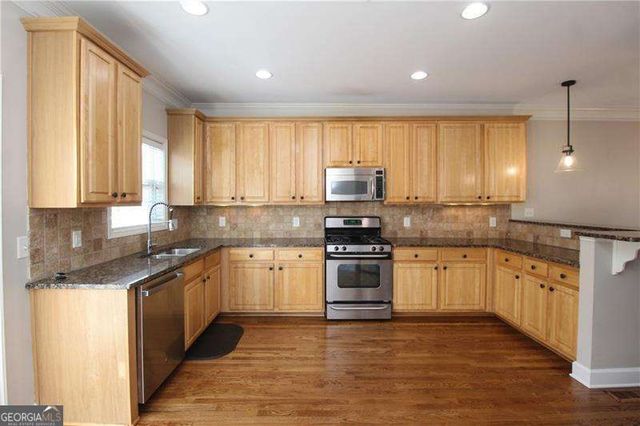 802 Glen Ivy, Marietta, GA 30062