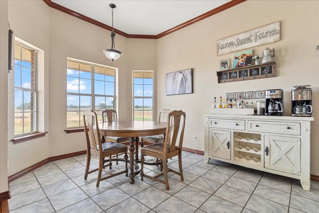 685 W Line Road, Whitesboro, TX 76273