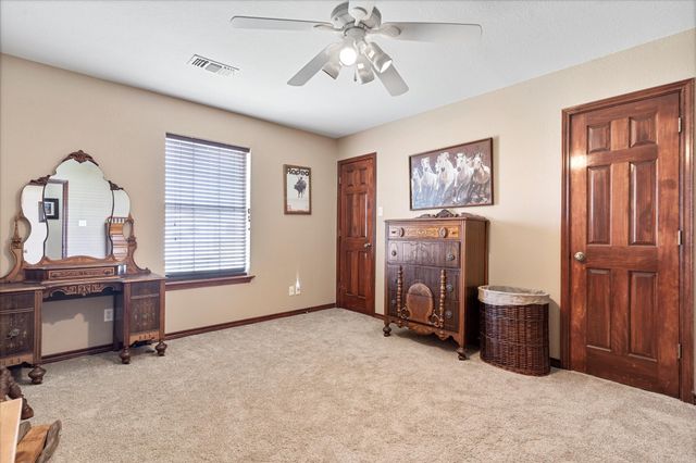 685 W Line Road, Whitesboro, TX 76273