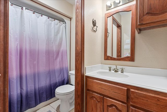 685 W Line Road, Whitesboro, TX 76273