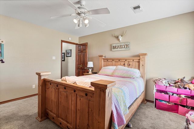 685 W Line Road, Whitesboro, TX 76273