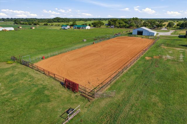 685 W Line Road, Whitesboro, TX 76273