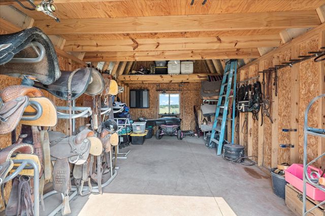 685 W Line Road, Whitesboro, TX 76273