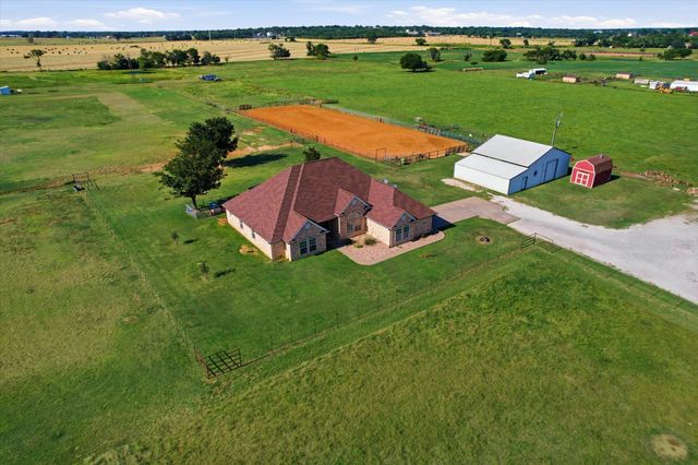 685 W Line Road, Whitesboro, TX 76273