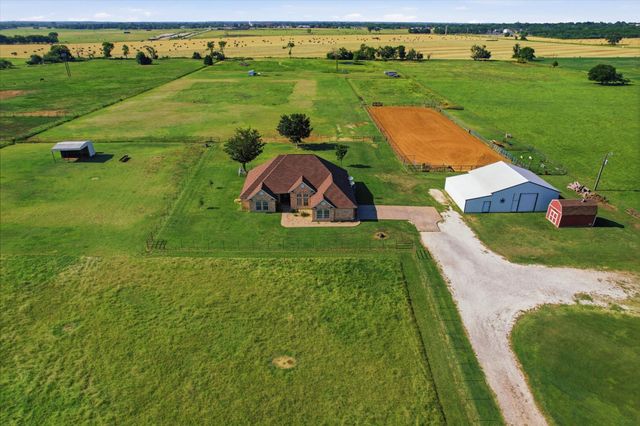 685 W Line Road, Whitesboro, TX 76273
