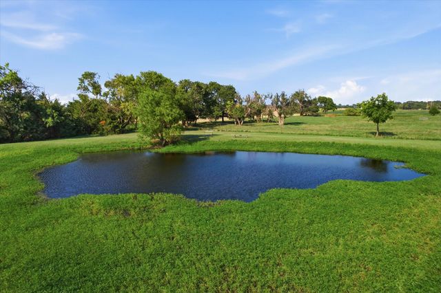 685 W Line Road, Whitesboro, TX 76273