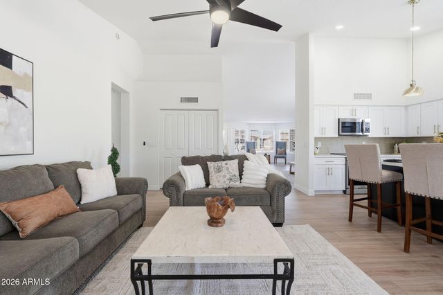 6401 W Madras Lane, Glendale, AZ 85306