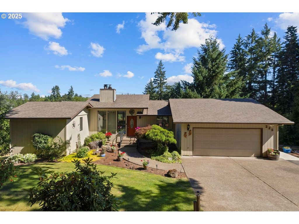 225 Ne ATLANTIC St, Mc Minnville, OR 97128
