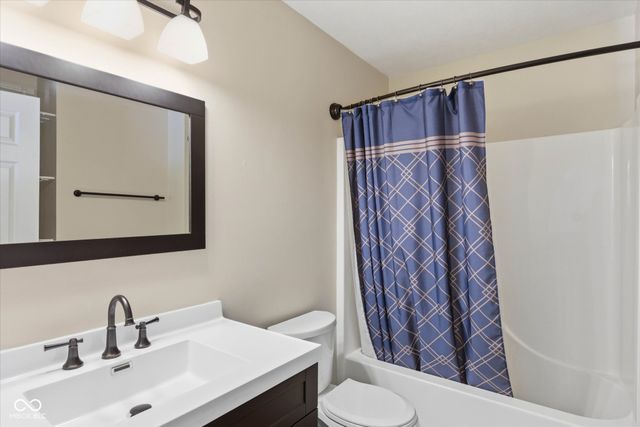 7253 Ponderosa Pines Place, Indianapolis, IN 46239