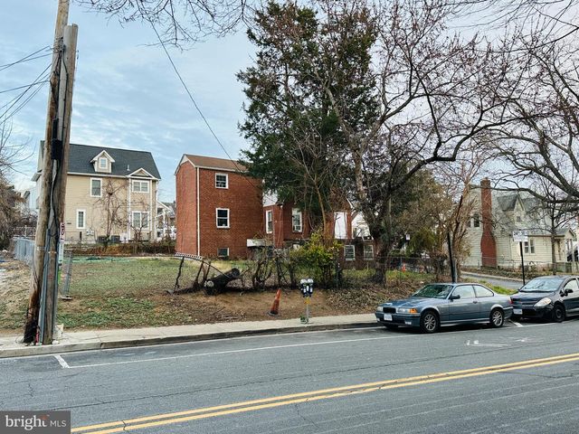 2325 S SHIRLINGTON RD, Arlington, VA 22206