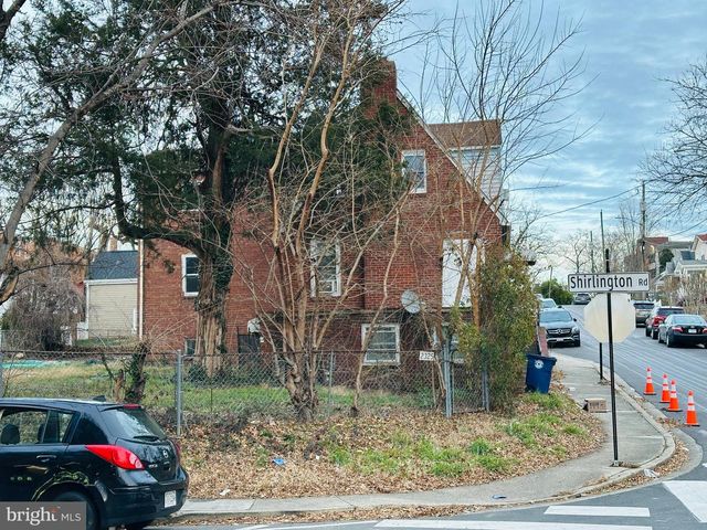 2325 S SHIRLINGTON RD, Arlington, VA 22206