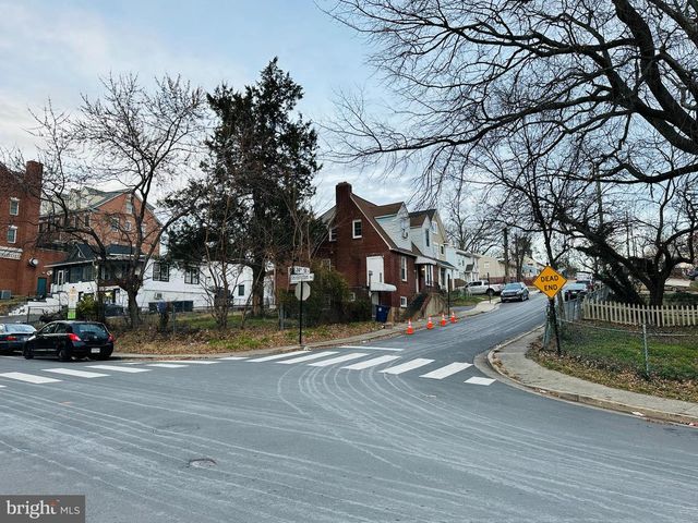 2325 S SHIRLINGTON RD, Arlington, VA 22206