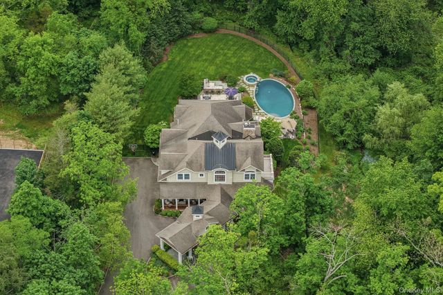 5 Mill Road, Lloyd Harbor, NY 11743