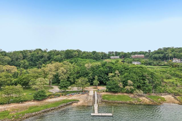 5 Mill Road, Lloyd Harbor, NY 11743