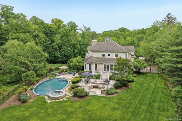 5 Mill Road, Lloyd Harbor, NY 11743