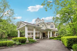 5 Mill Road, Lloyd Harbor, NY 11743