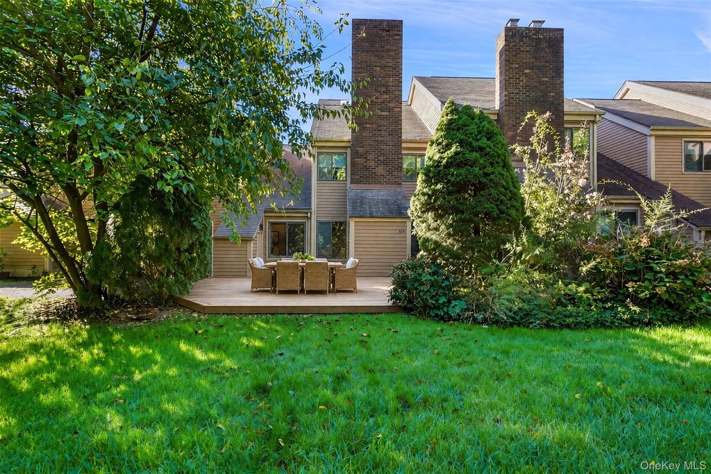 192 Ivy Hill Crescent, Rye Brook, NY 10573 — photo 2