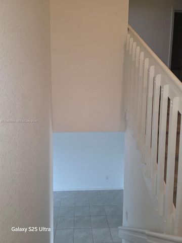 2347 NW 122 terr, Miami, FL 33167