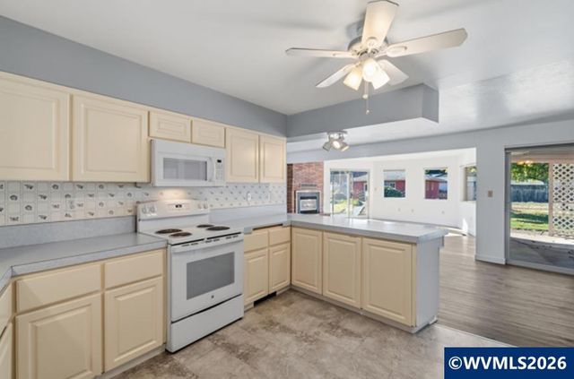 724 South Nebergall Lp NE, Albany, OR 97321