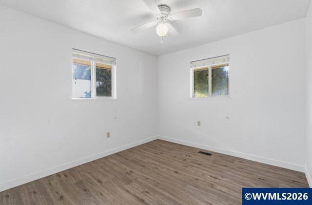 724 South Nebergall Lp NE, Albany, OR 97321