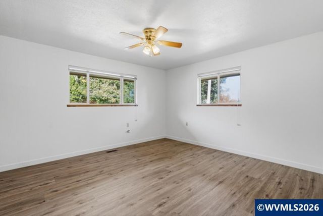 724 South Nebergall Lp NE, Albany, OR 97321