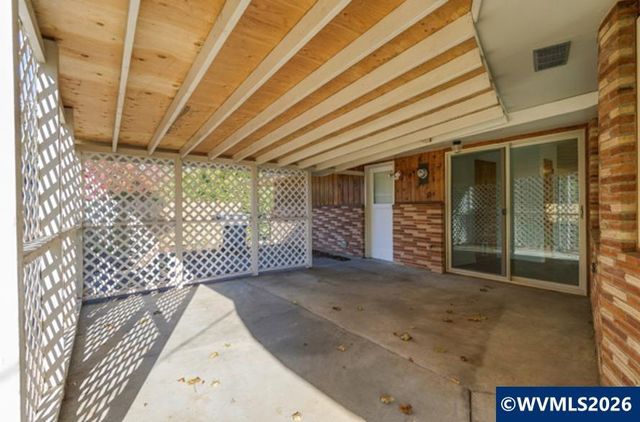 724 South Nebergall Lp NE, Albany, OR 97321