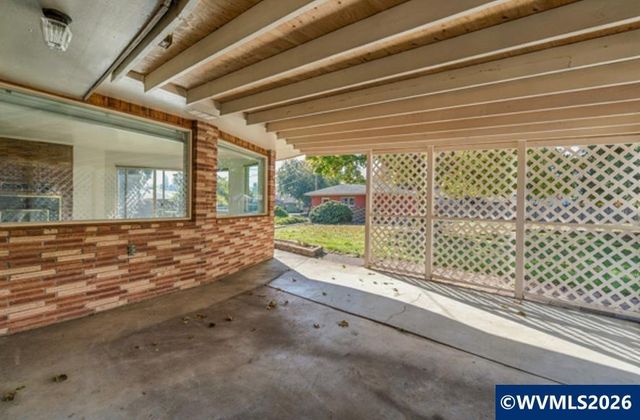 724 South Nebergall Lp NE, Albany, OR 97321