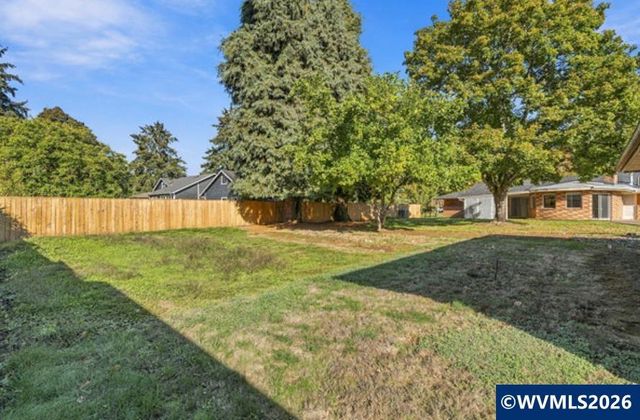 724 South Nebergall Lp NE, Albany, OR 97321