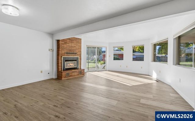 724 South Nebergall Lp NE, Albany, OR 97321