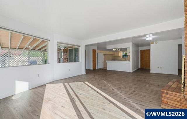 724 South Nebergall Lp NE, Albany, OR 97321