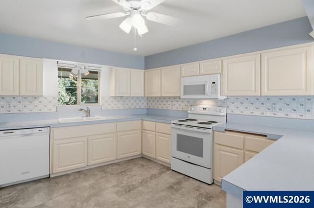 724 South Nebergall Lp NE, Albany, OR 97321