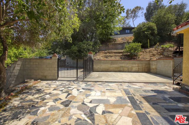 4915 El Canto Drive, Los Angeles, CA 90041