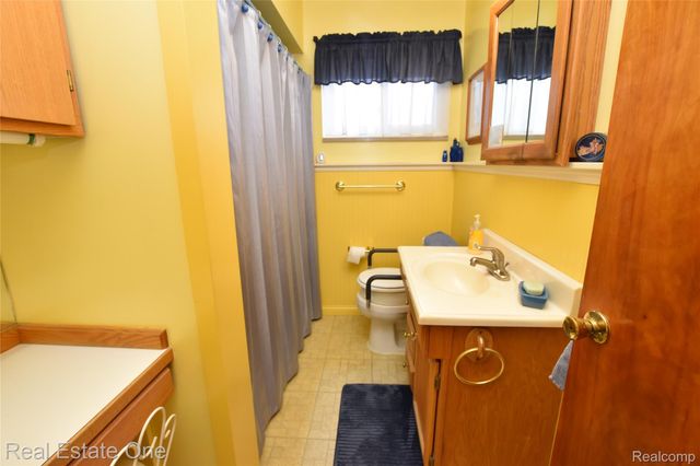36685 Angeline Circle, Livonia, MI 48150