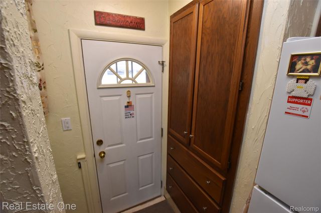 36685 Angeline Circle, Livonia, MI 48150