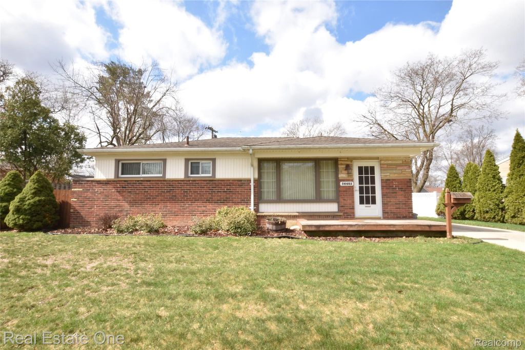 36685 Angeline Circle, Livonia, MI 48150