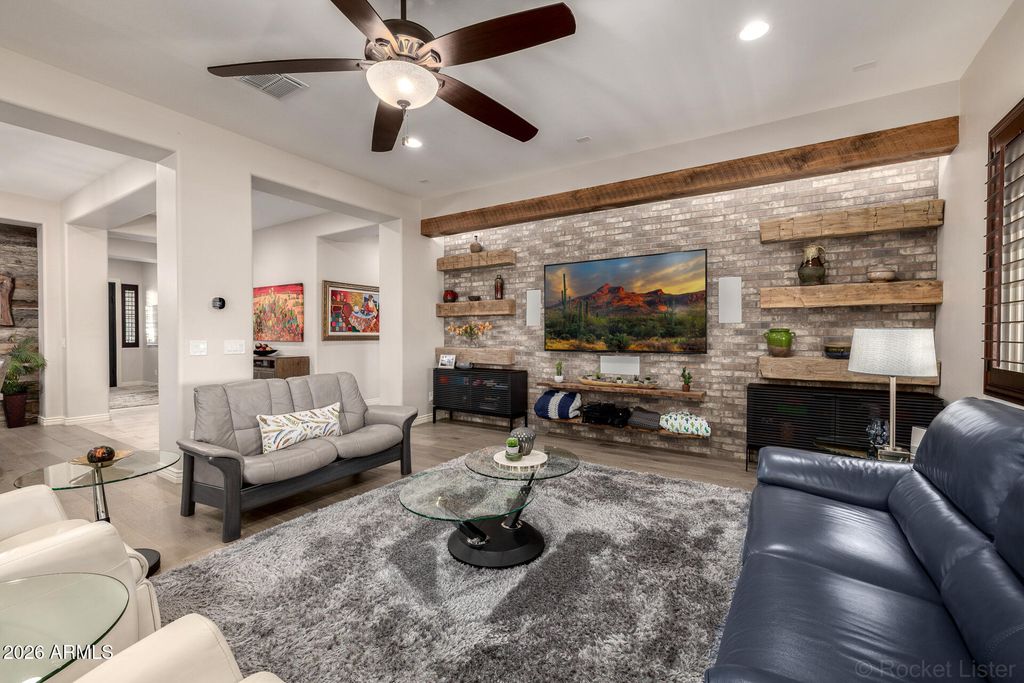 Image 16 of property listing at 23114 N 45th Place, Phoenix, AZ 85050