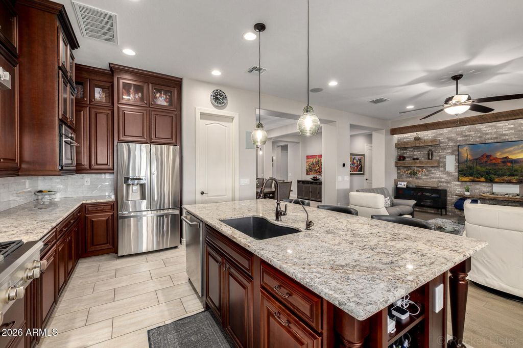 Image 24 of property listing at 23114 N 45th Place, Phoenix, AZ 85050