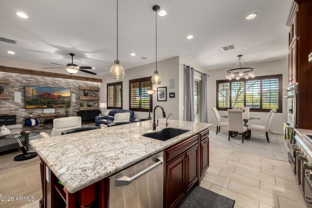 Image 25 of property listing at 23114 N 45th Place, Phoenix, AZ 85050