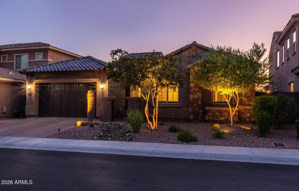 Image 3 of property listing at 23114 N 45th Place, Phoenix, AZ 85050