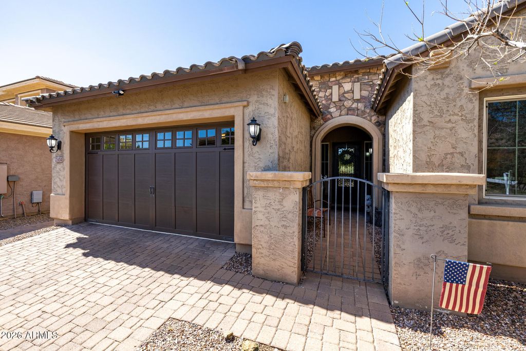 Image 6 of property listing at 23114 N 45th Place, Phoenix, AZ 85050